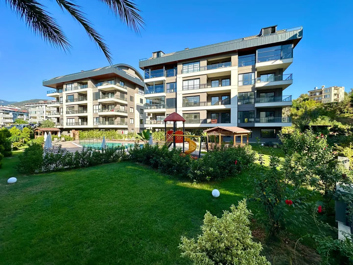 Rosen Park Oba'da Full Eşyalı 3+1 Daire - Görsel 1