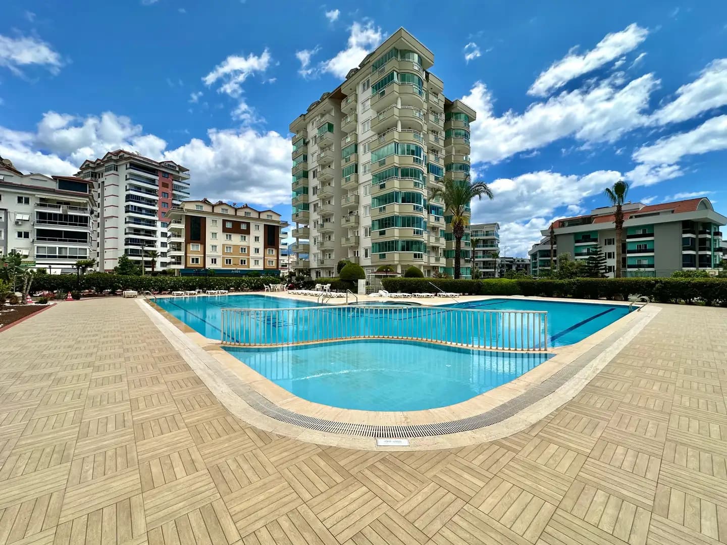 Cikcilli'de Site İçerisinde Satılık Deniz Manzaralı Full Eşyalı 4+1 Dubleks Daire - Görsel 1