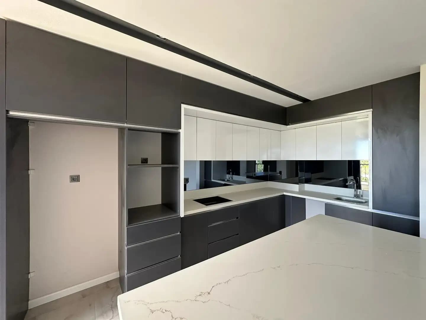 Oba Güzel Life Sitesi'nde Lüks Satılık Geniş 3+1 Daire - Görsel 2