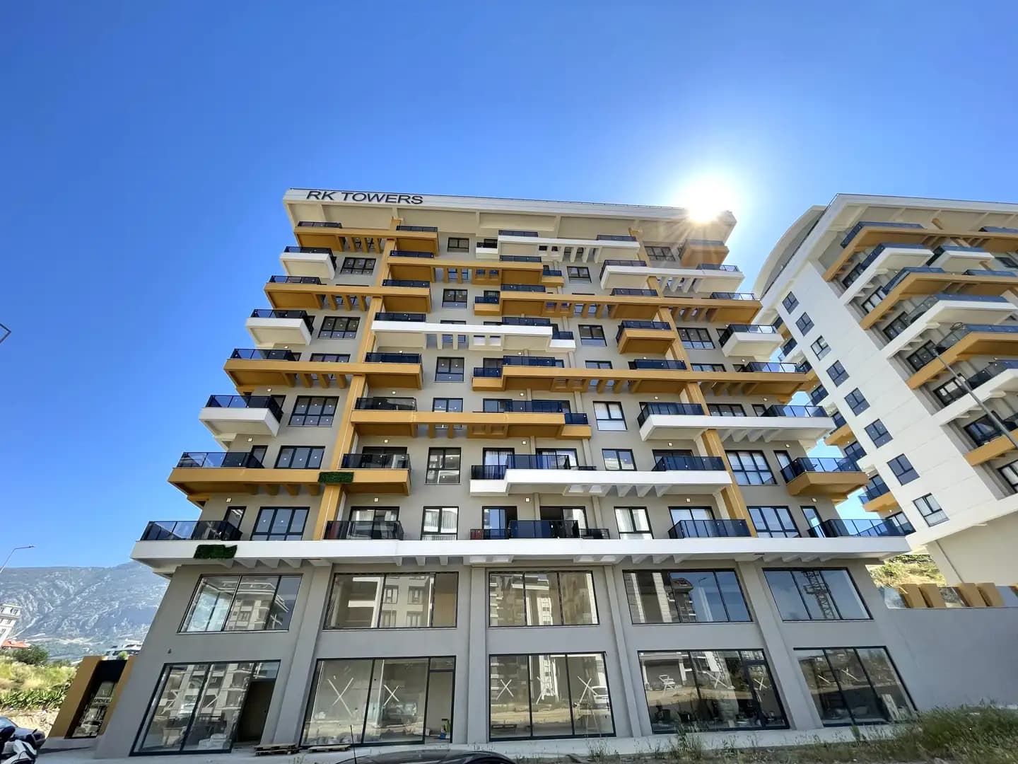 Mahmutlar RK Towers'ta Yatırımlık ve Oturuma Uygun Satılık 1+1 Daire - Görsel 1