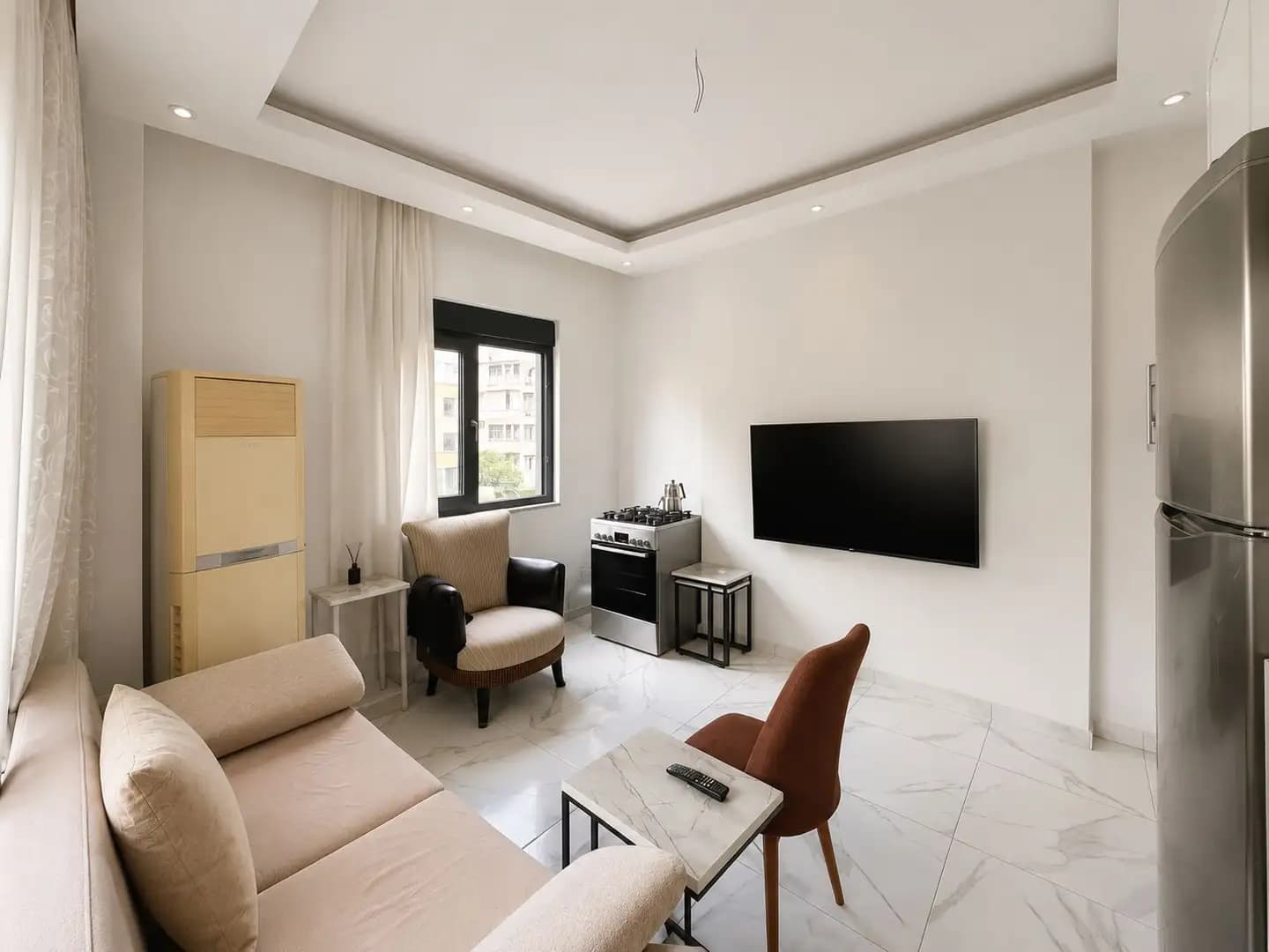 Cleopatra'da Denize 600 Metre Mesafede Satılık 2+1 Eşyalı Daire - Görsel 3