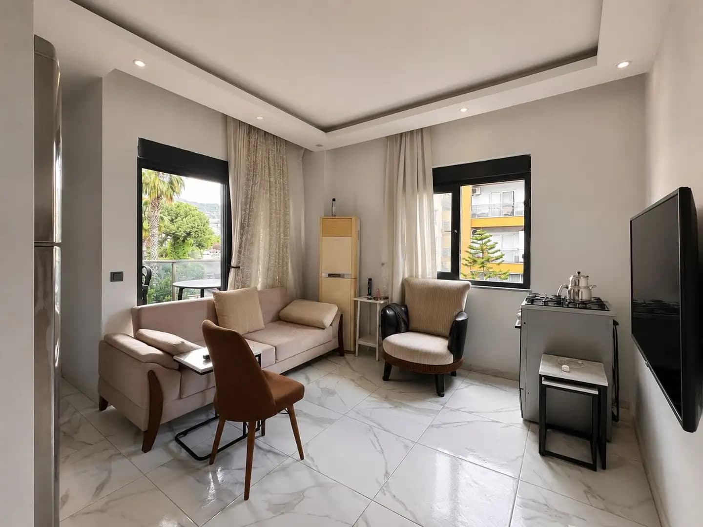 Cleopatra'da Denize 600 Metre Mesafede Satılık 2+1 Eşyalı Daire - Görsel 2