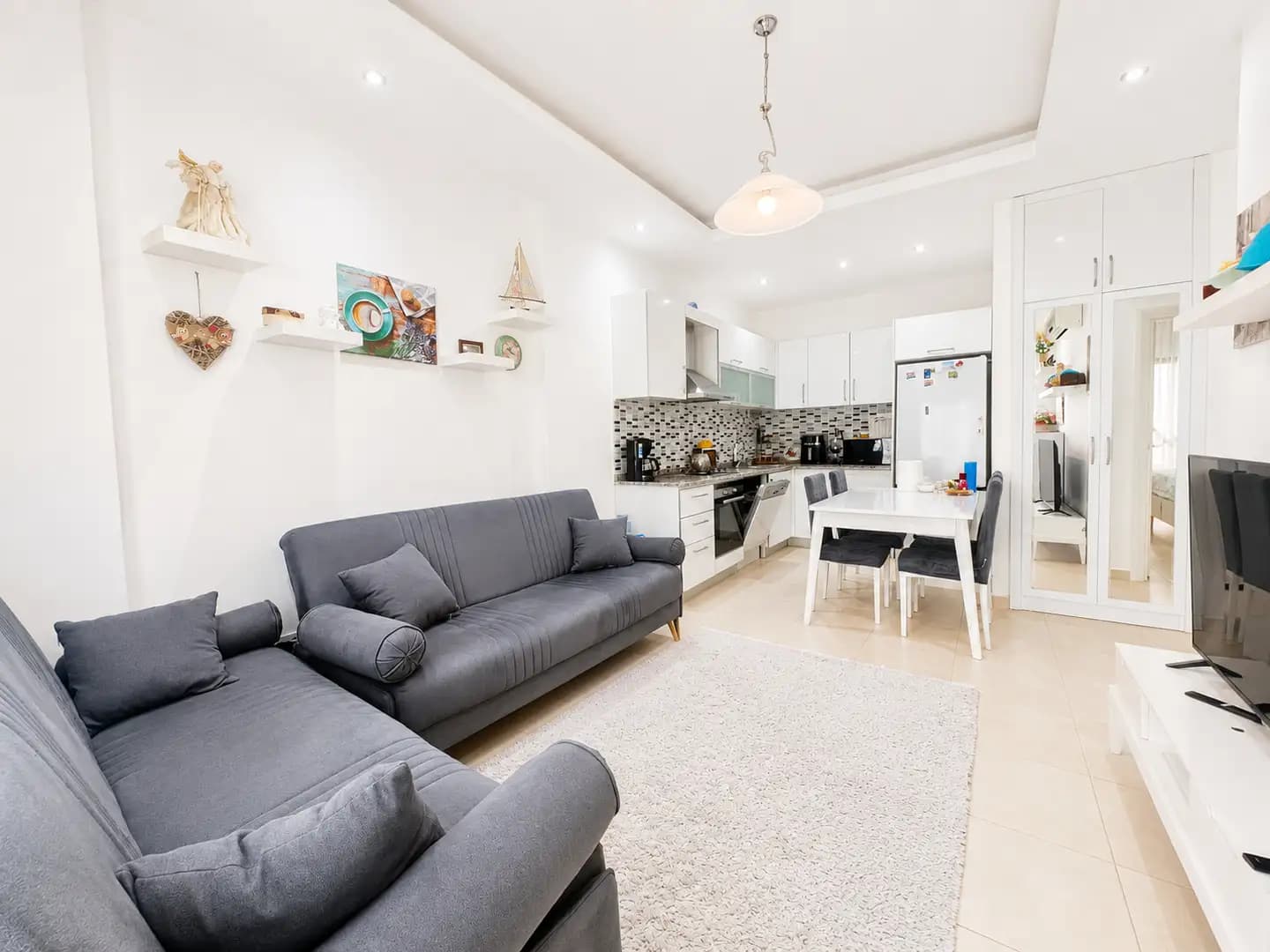 Avsallar'da Emerald Tower'da Satılık 1+1 Eşyalı Daire - Görsel 3