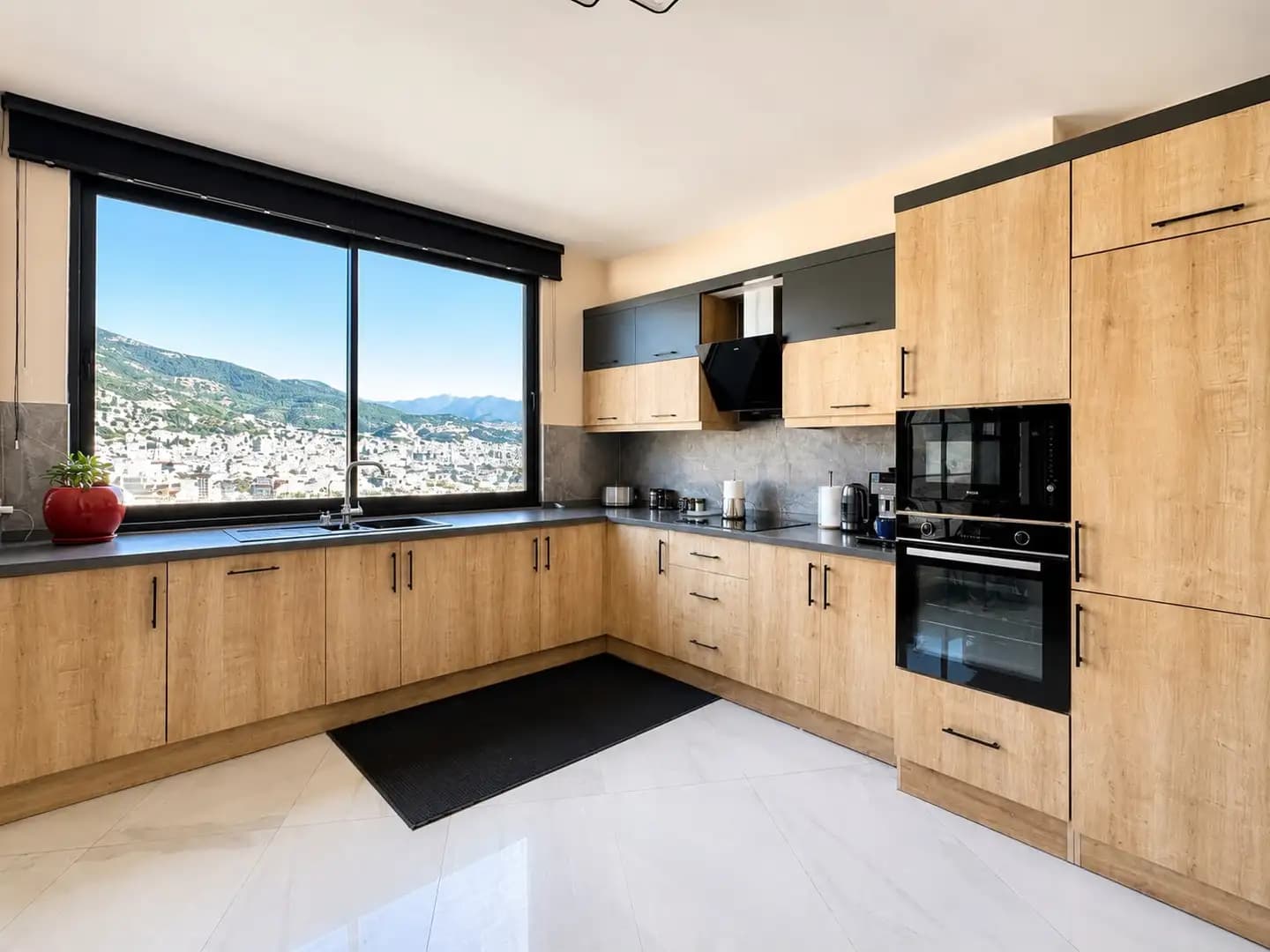 Alanya Çarşı Mahallesi'nde Şehir Manzaralı Satılık 3+1 Eşyalı Penthouse - Görsel 2
